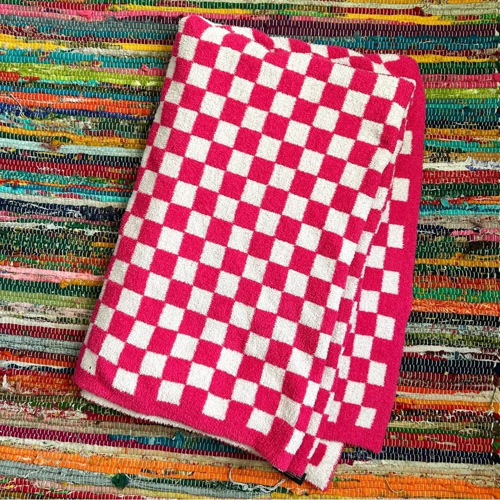 Juicy Couture Pink Checkered Reversible Featherknit Jaquard Push 50x70” Blanket